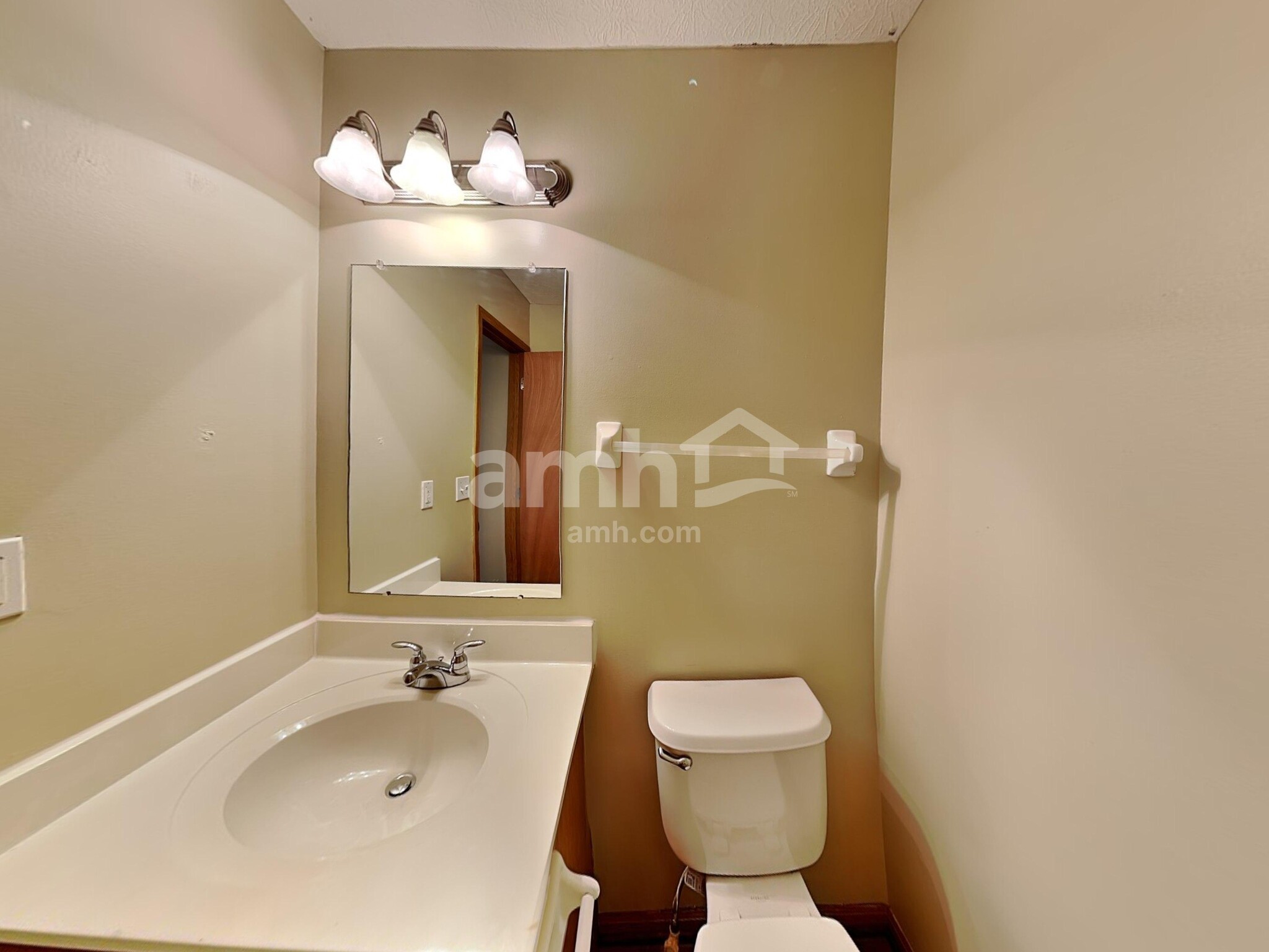 Building Photo - 219 Hayfield Dr