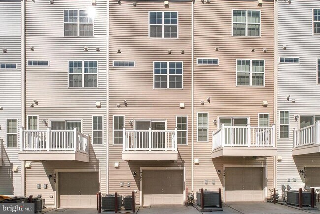 Building Photo - 12504 Adobe Aly