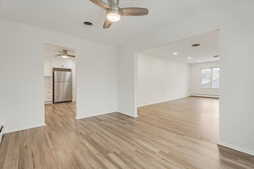 Building Photo - 35 Field Rd