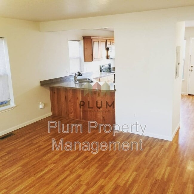 Building Photo - 2115 Mount Ave