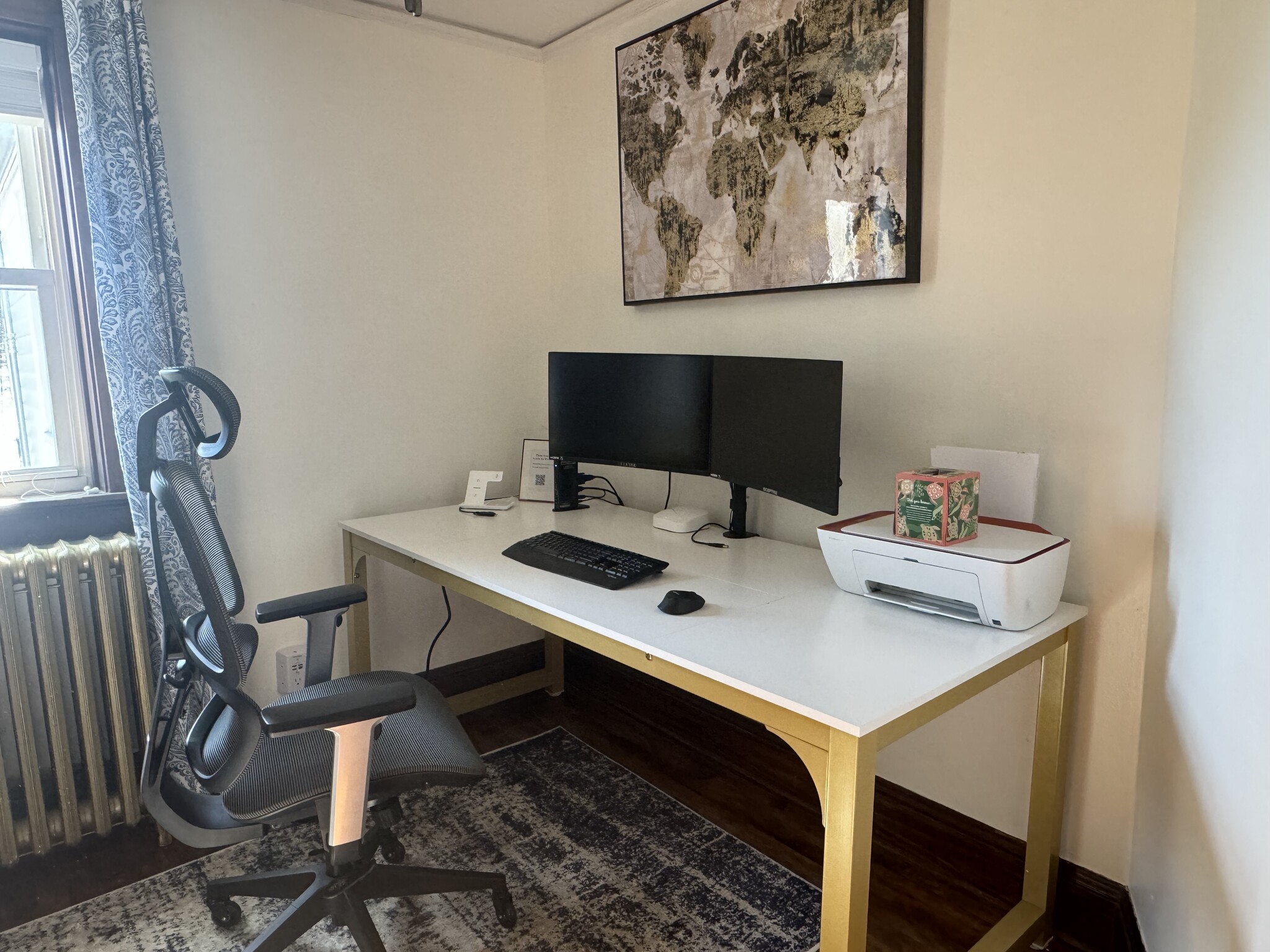 Den/Office - 821 E Pearson St