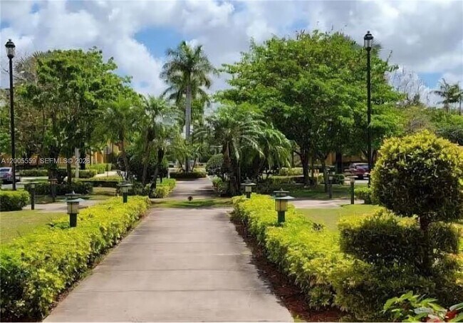 Building Photo - 7260 NW 114th Ave