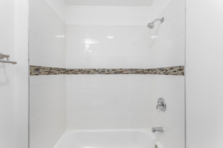 Building Photo - 1836 S Blue Island Ave