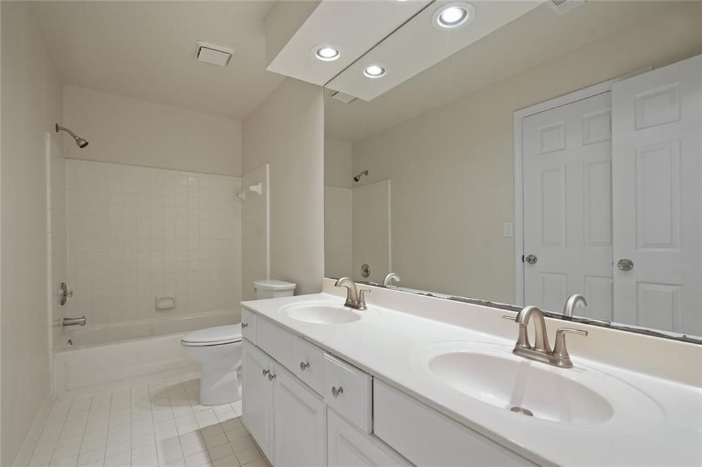 Building Photo - 1978 Poppleford Ln