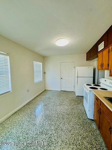 Building Photo - 106 Sunrise Ave