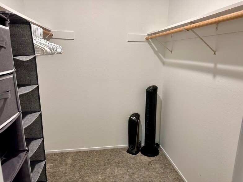 Building Photo - 1041 Shell Blvd