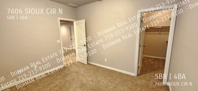 Building Photo - 7606 N Sioux Cir