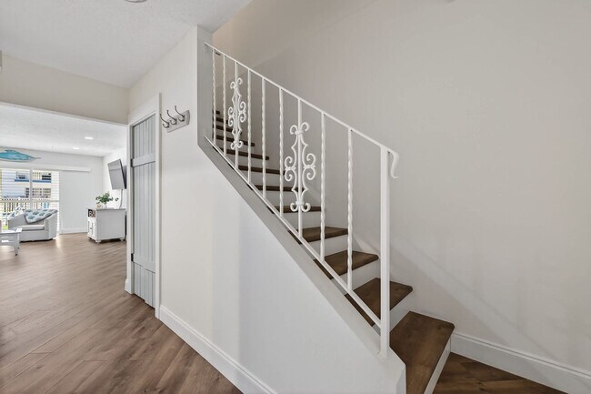 Building Photo - 2750 Ocean Shore Blvd