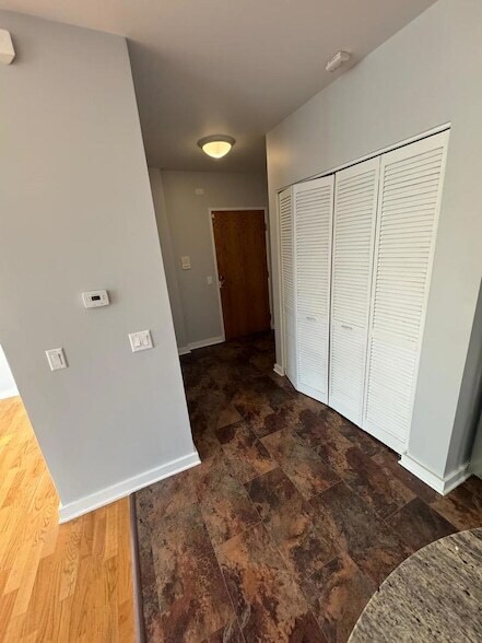 Building Photo - 2257 W Lake St