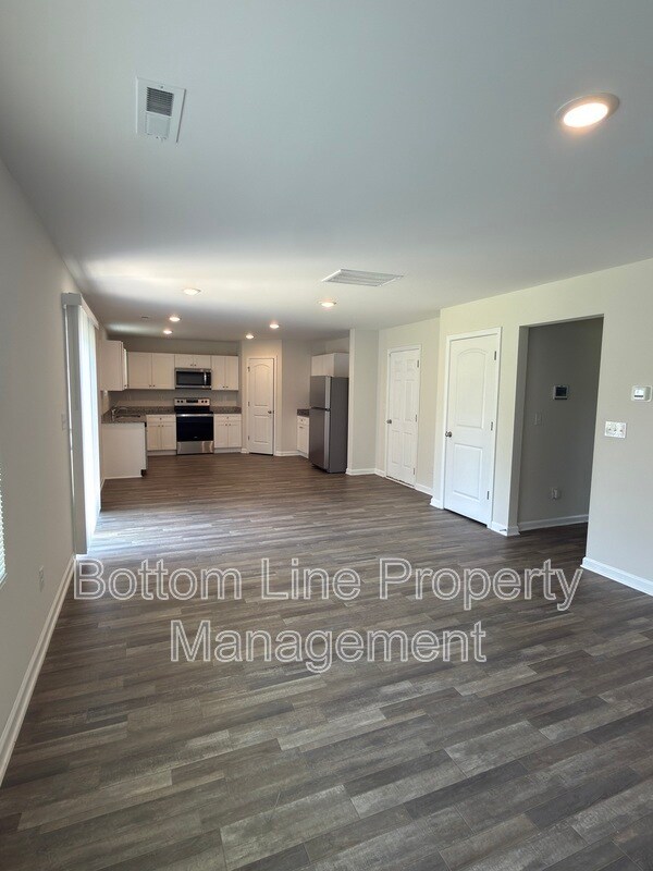 Building Photo - 1035 Pepper Ln