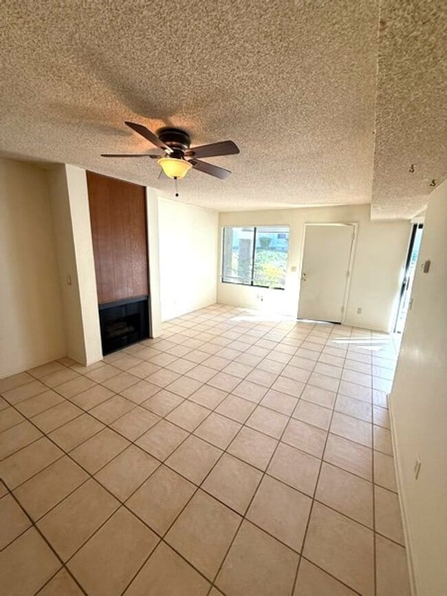 Building Photo - Orcutt Area Townhome