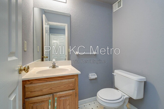 Building Photo - 15811 E 20 St S