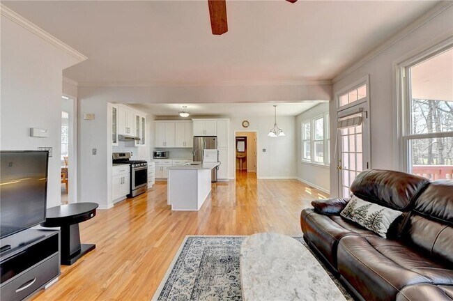 Building Photo - 3820 Ansley Park Dr NE