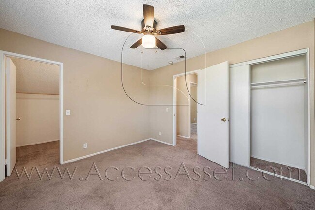 Building Photo - Charming and Bright Three-Bedroom Haven on Comotilo