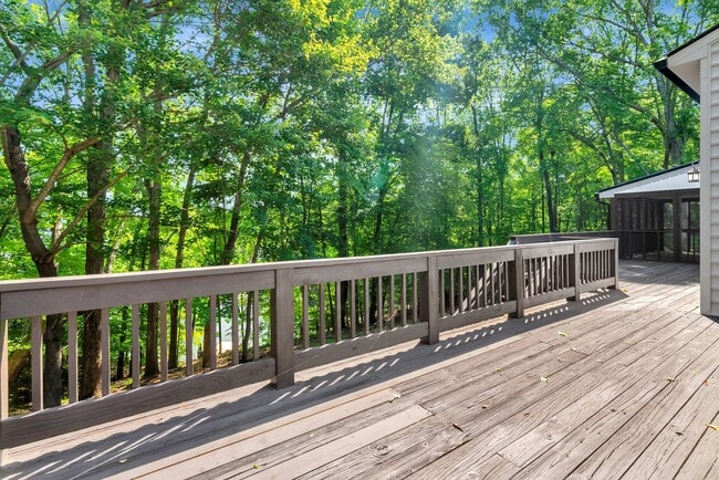 Building Photo - This WATERFRONT-FULLY FURNISHED-ALL INCLUS...