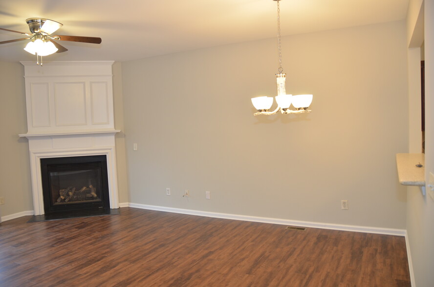 Open Dinning Area - 1303 Greychurch Way