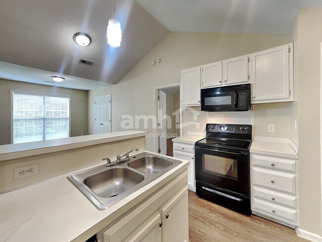 Building Photo - 4902 Hunters Bluff