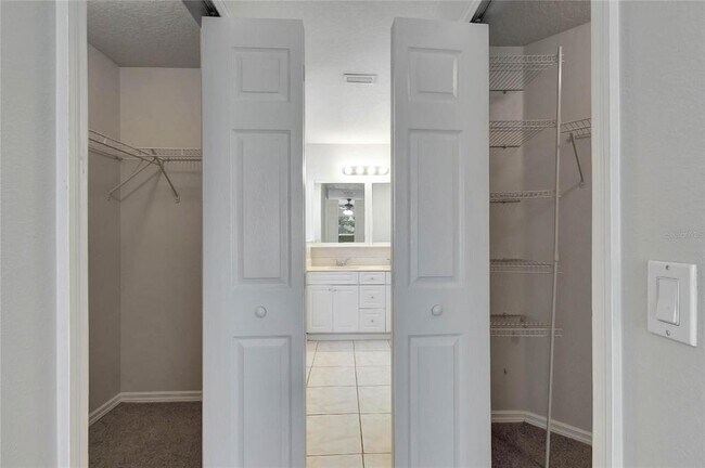 Building Photo - 849 Jarnac Dr