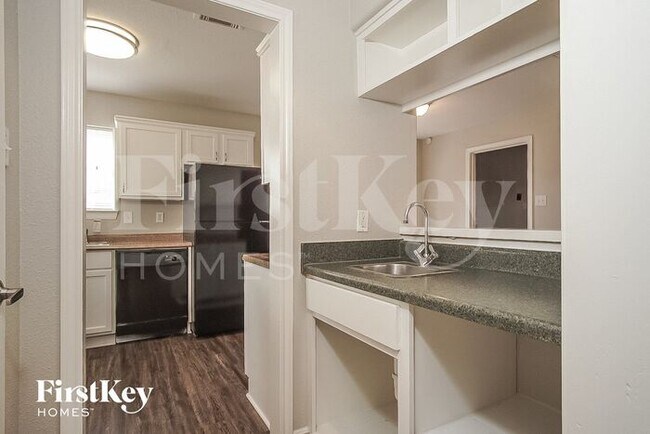Building Photo - 7714 Dawnridge Dr