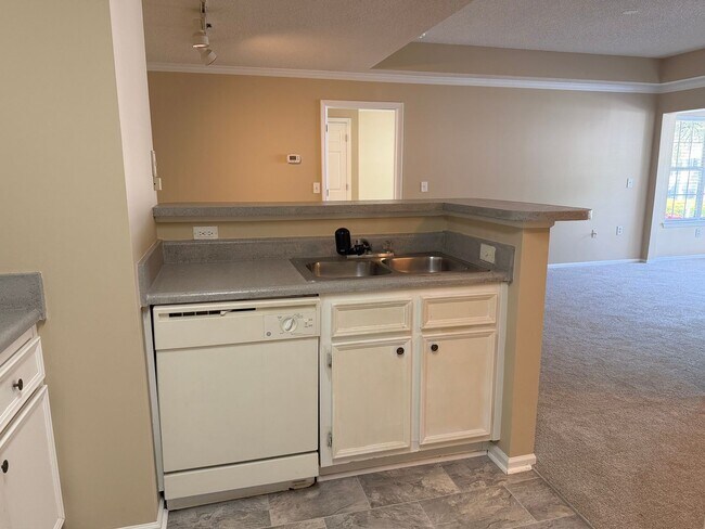 Building Photo - Two bedroom two bath second floor unit
