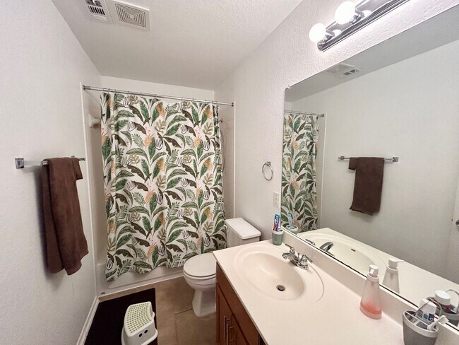 Building Photo - 5 BED/3 BATH GORGEOUS HOUSE FOR LEASE! AVA...