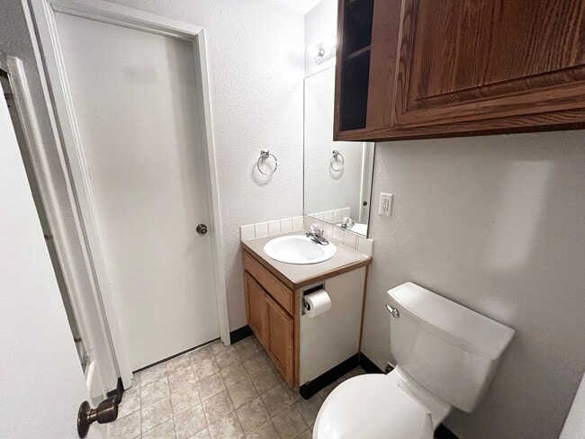 Building Photo - DW1217 - A