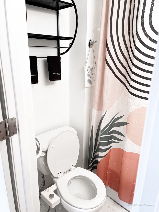 Building Photo - 8 N Boyle Ave