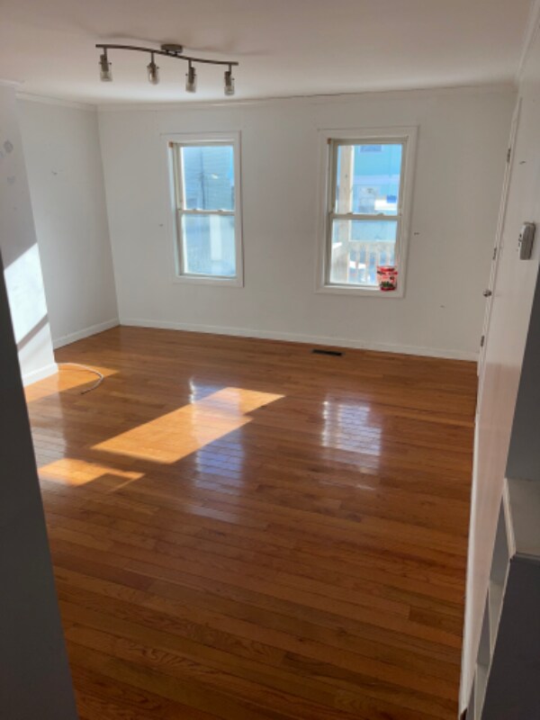 Building Photo - 16 Montgomery St