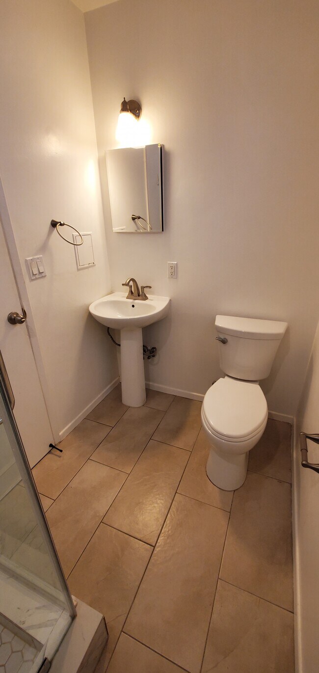 Building Photo - 11913 Culver Blvd