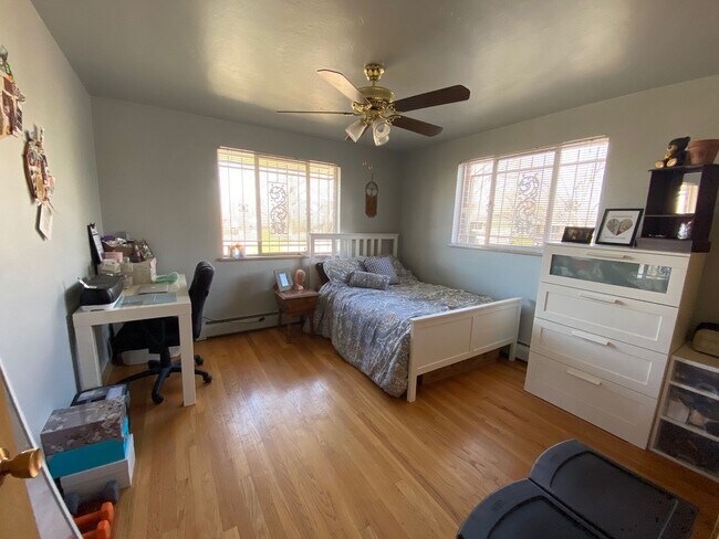Building Photo - Charming 2BD, 1BA Wheat Ridge Duplex with 1-Car Garage