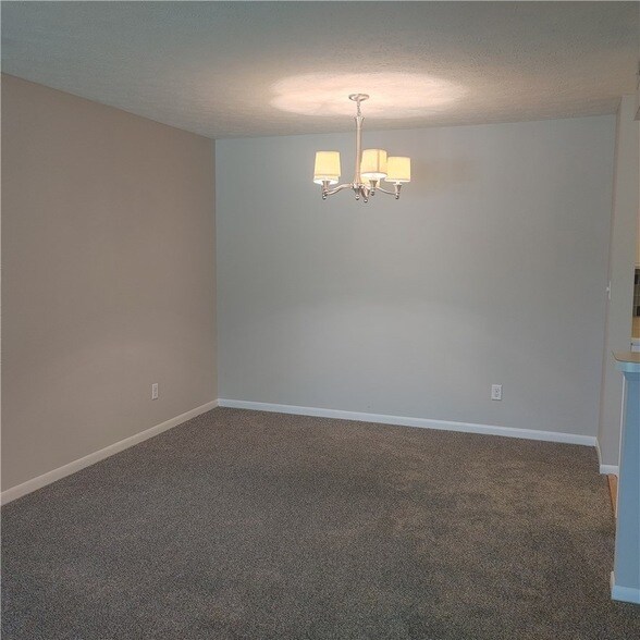 Building Photo - 6620 Green Branch Dr