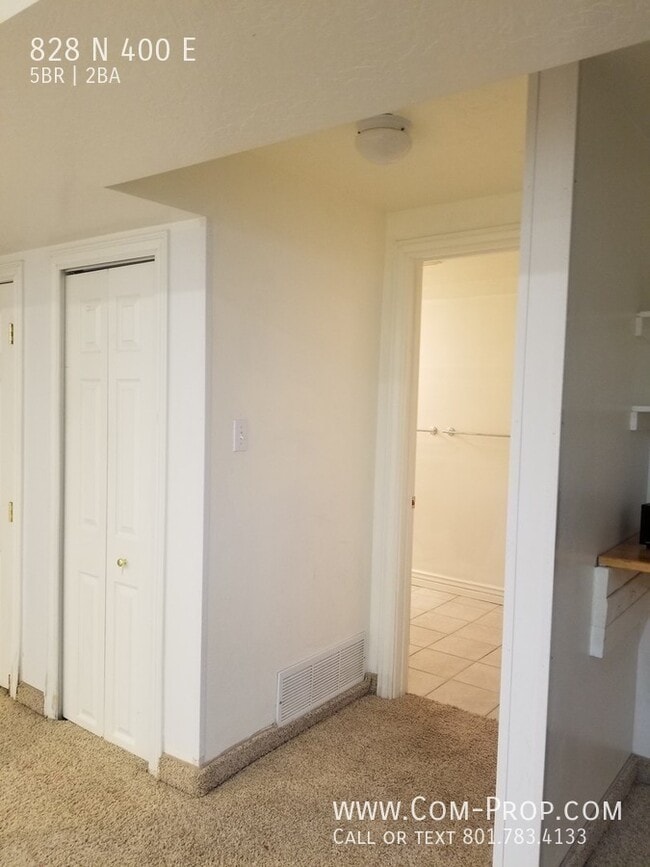 Building Photo - 828 400 E