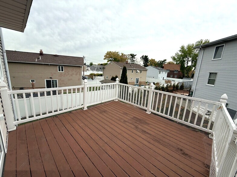 Building Photo - 44 Willow Wood Ct