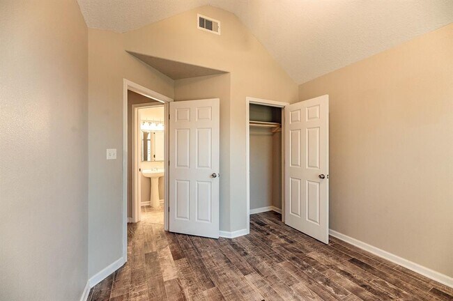 Building Photo - 27210 Afton Way