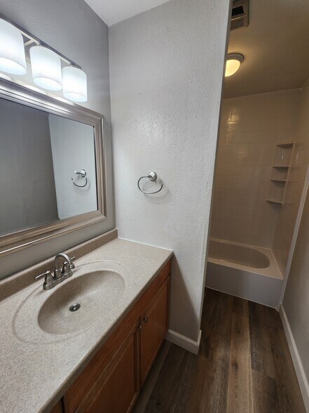 Building Photo - 6800 E Tennessee Ave