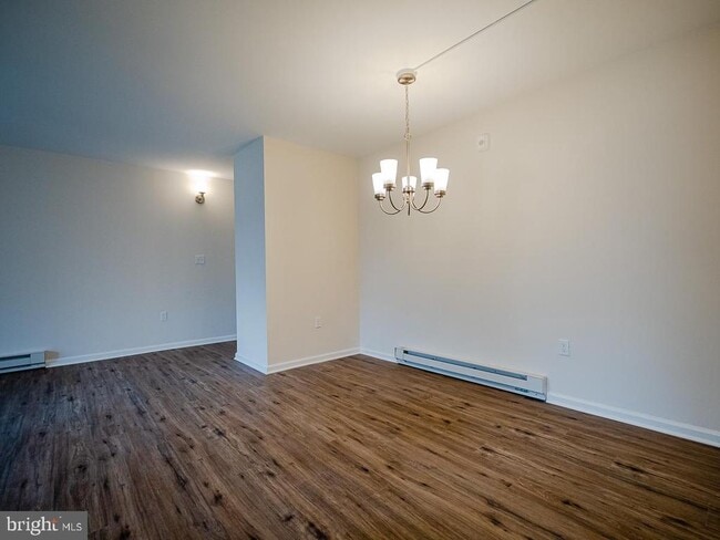 Building Photo - 15210 Elkridge Way