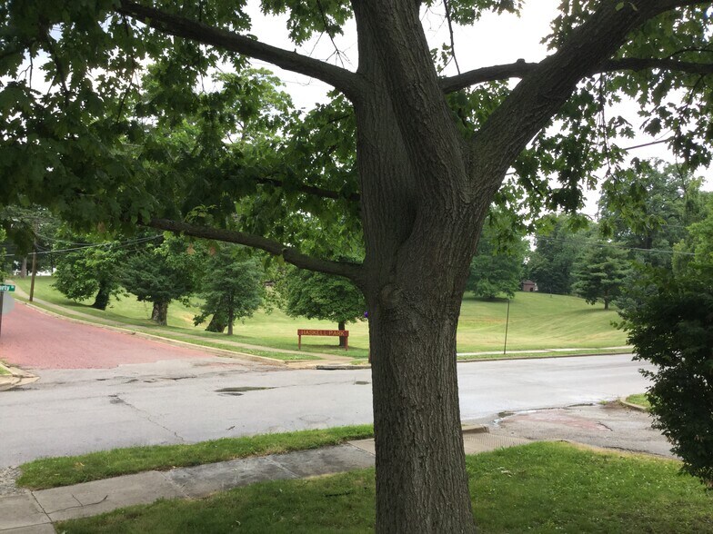 Building Photo - 1215 Liberty St