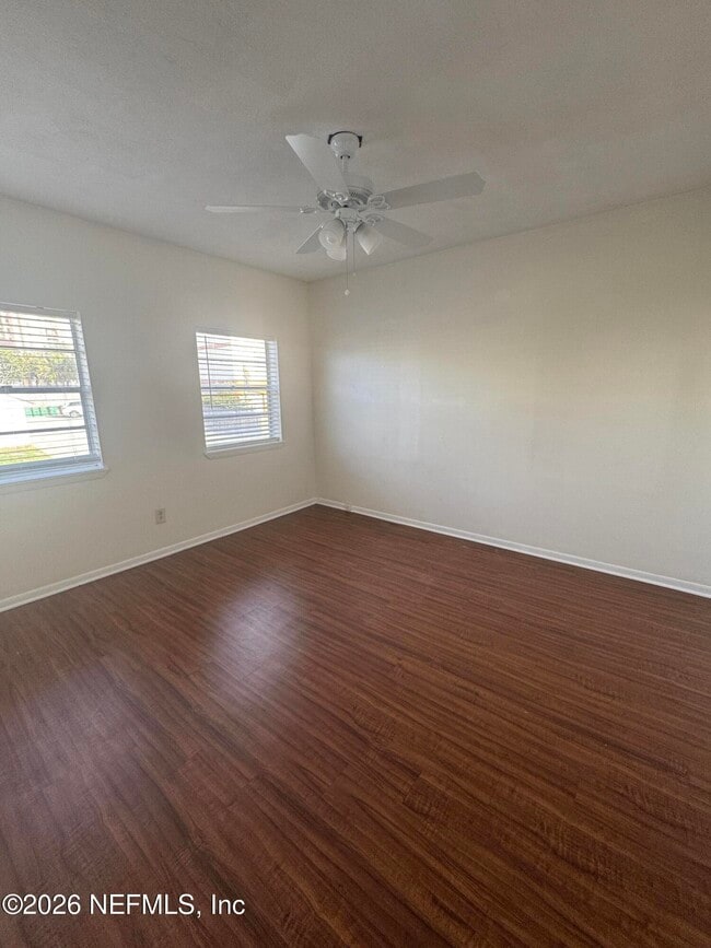 Building Photo - 210 13th Ave N