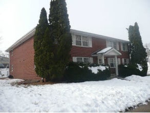 Building Photo - 343 W Newhall Ave