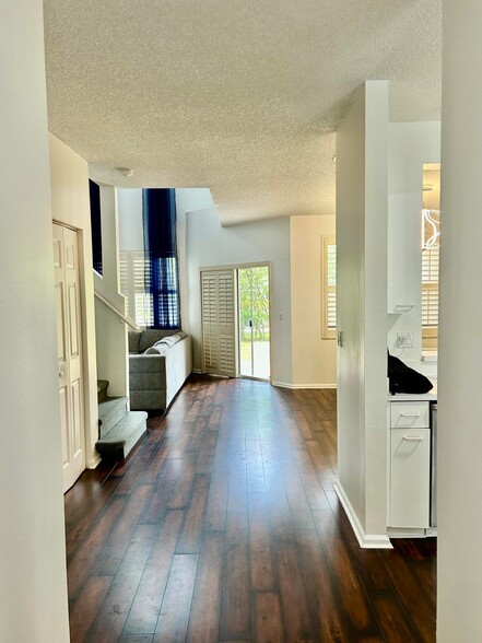 Building Photo - 20930 Via Jasmine