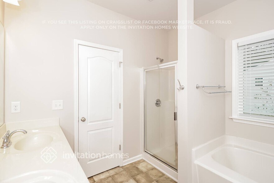 Building Photo - 5277 Miranda Way