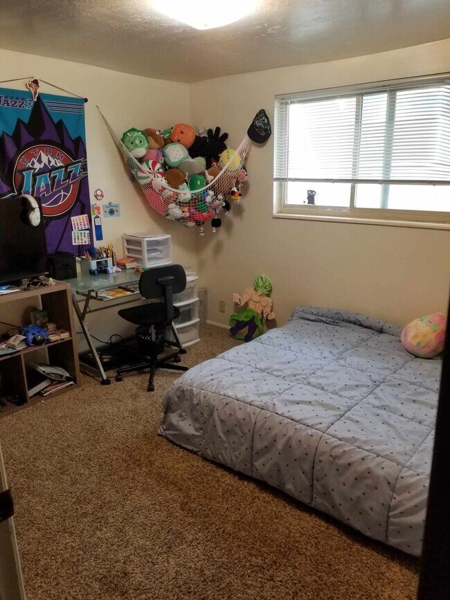 Building Photo - 2 Bed 1 Bath Orem Apartment by Orem Library