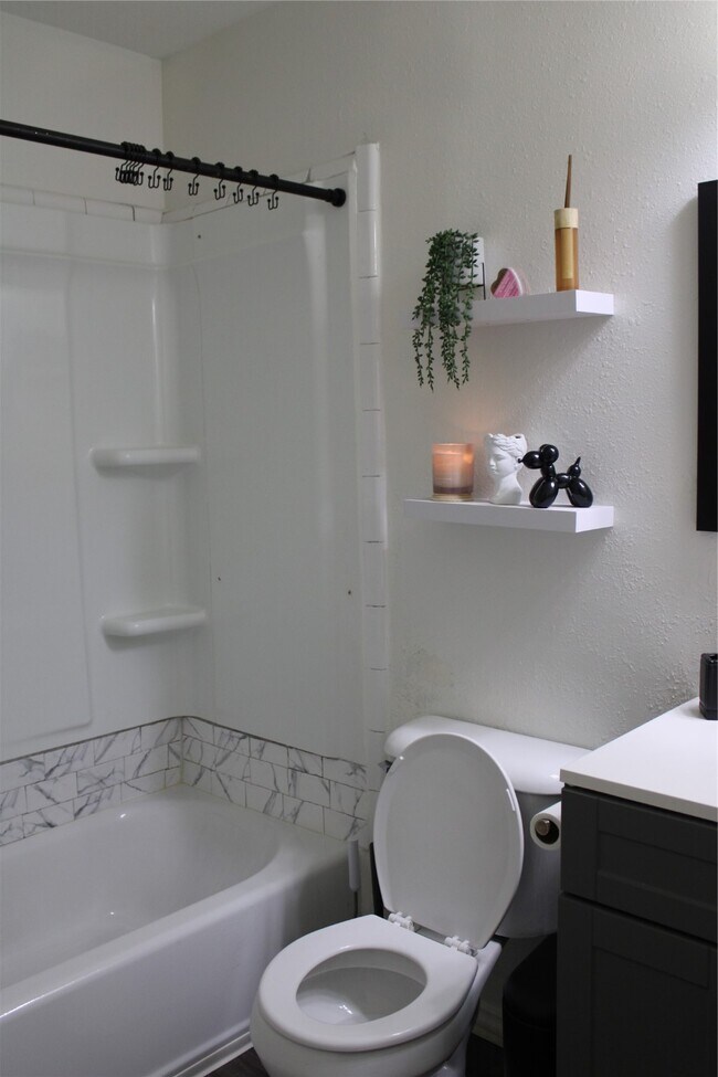 Building Photo - 6110 Langham Mist Ln