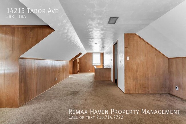Building Photo - 14215 Tabor Ave, Maple Heights- Spacious 3...