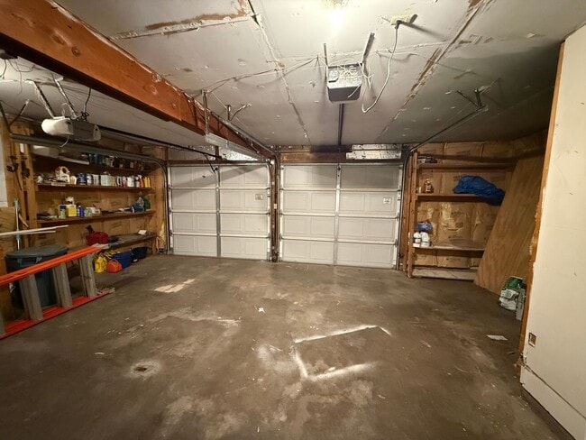 Building Photo - 4 Bed Brick Home! Zia School District! - P...