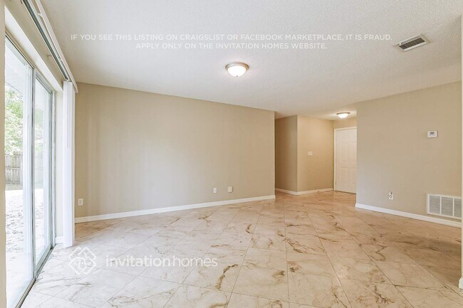 Building Photo - 9 N Aurora Dr