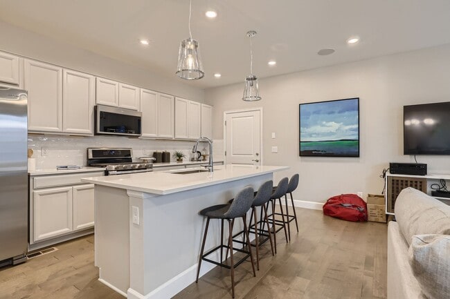 Building Photo - New 3 BDR Arvada Home Convenient to Everything