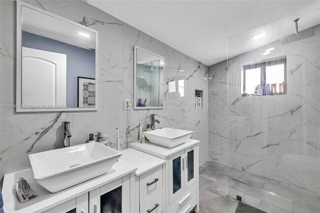 Building Photo - 7395 SW 39th St