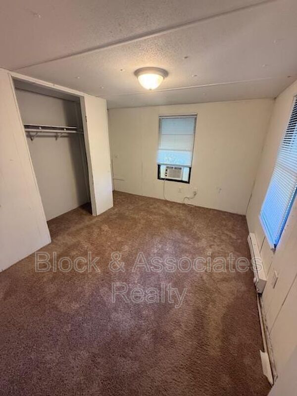 Building Photo - 5625 Newman Davis Rd