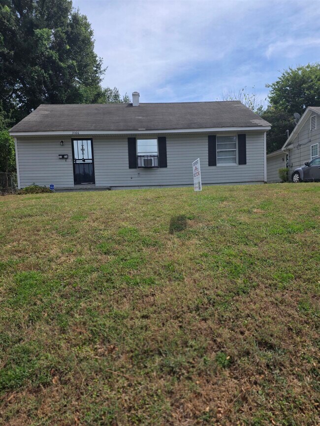 Building Photo - 3166 Winslow Rd